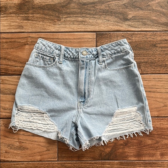 Women’s Hollister‎ Denim Distressed Shorts Sz 3 - Picture 1 of 6